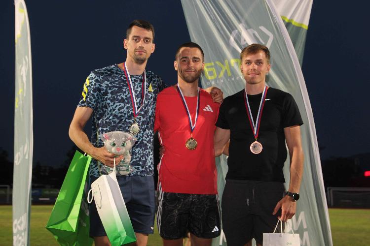 4175157619536 mednarodni miting novo mesto 2025 92 daljina člani.jpg-atletskimiting-nm.si